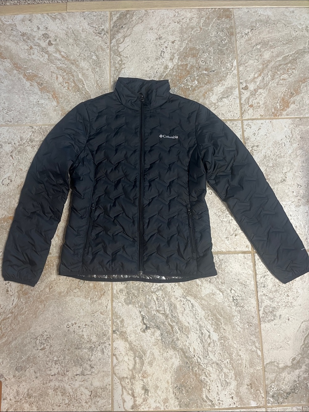 Columbia Women’s Sportswear Black Down Jacket (M) in great condition